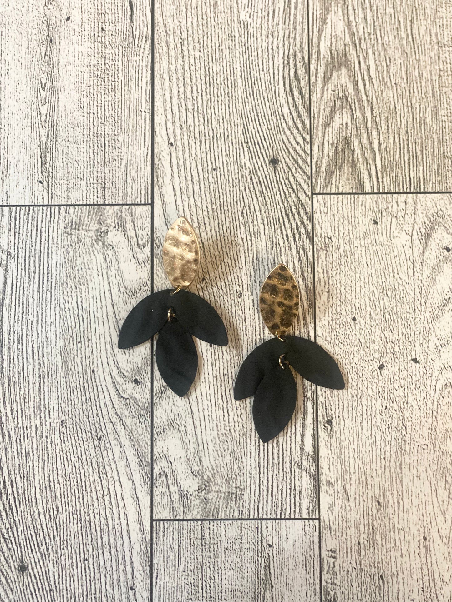 Black Leaf Dangles